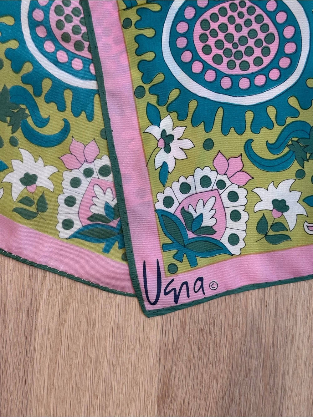 Vera Neumann Silk Blend Retro Vintage Pink Green Paisley Long Scarf 80s - Picture 3 of 12
